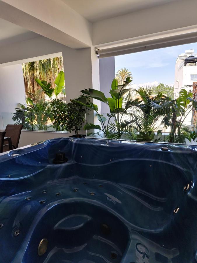 Carisa Deluxe Apartment With Jacuzzi Ларнака Экстерьер фото