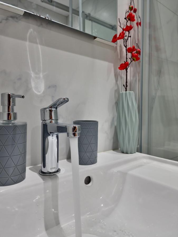 Carisa Deluxe Apartment With Jacuzzi Ларнака Экстерьер фото
