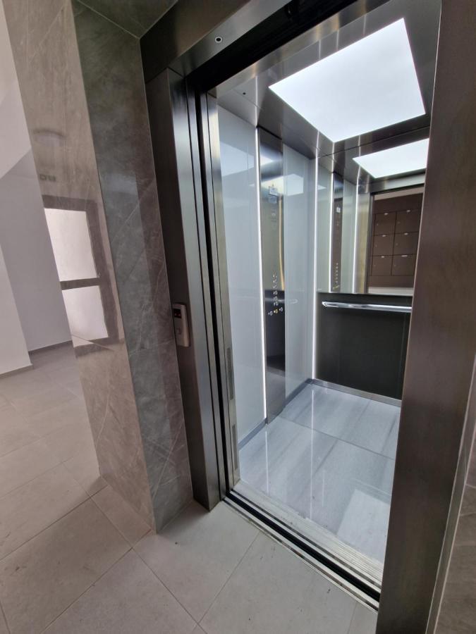 Carisa Deluxe Apartment With Jacuzzi Ларнака Экстерьер фото