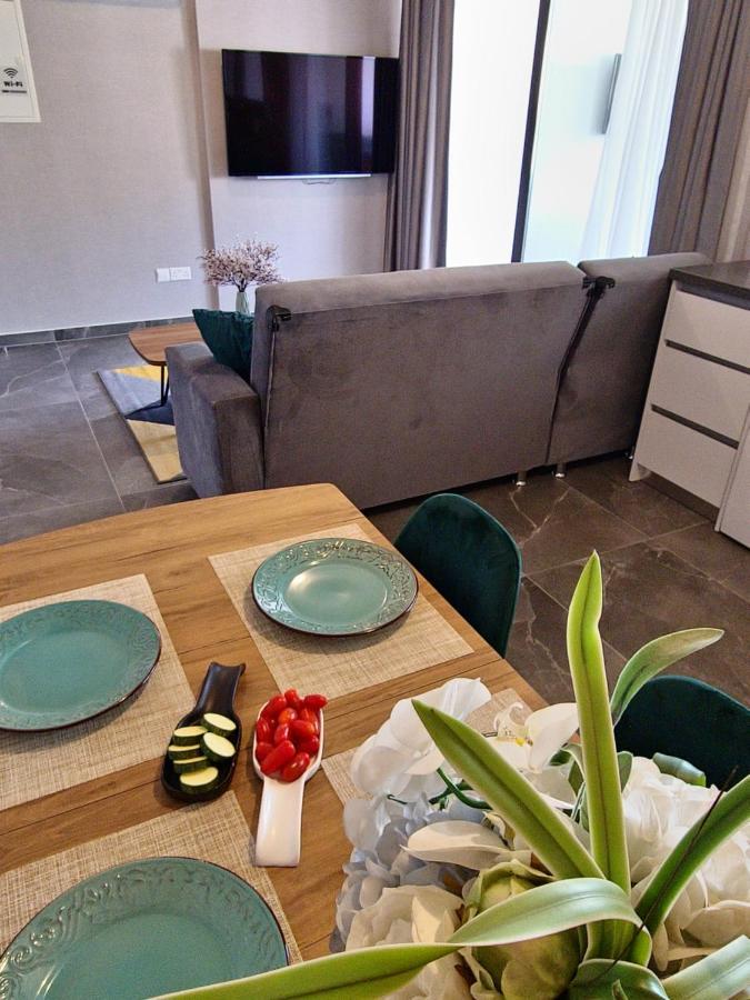 Carisa Deluxe Apartment With Jacuzzi Ларнака Экстерьер фото
