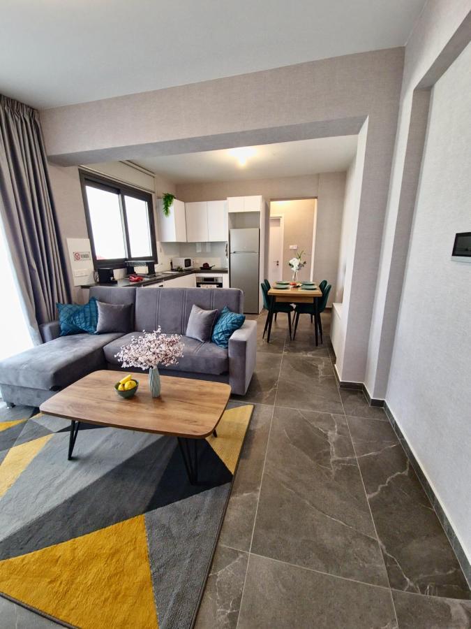 Carisa Deluxe Apartment With Jacuzzi Ларнака Экстерьер фото