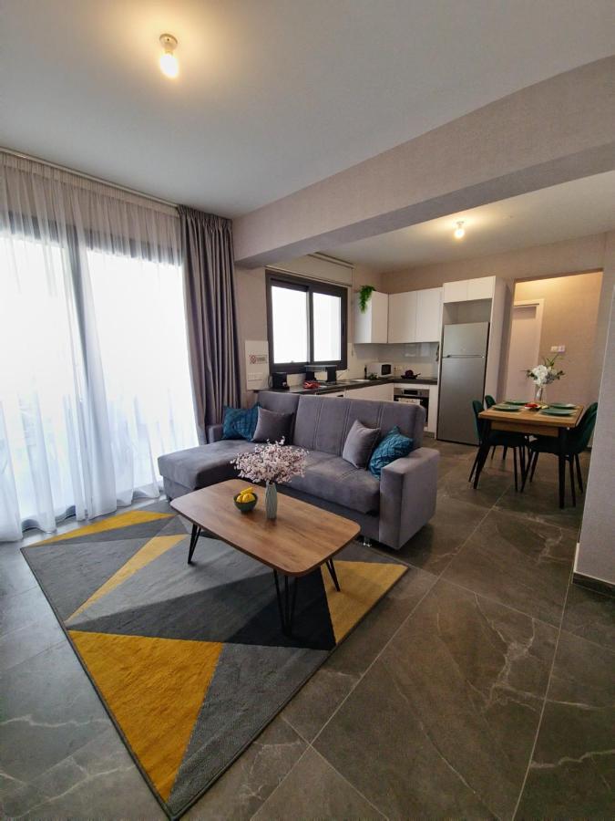 Carisa Deluxe Apartment With Jacuzzi Ларнака Экстерьер фото
